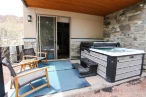 Sage Creek E3 in Moab with Private Hot Tub and Community Pool